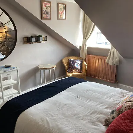 Trafalgar Retreat Apartment *
